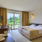 4 Pory Roku & Hotel