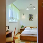 Hotel 4 Pory Roku &