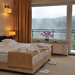Hotel 4 Pory Roku & Krynica-Zdrój