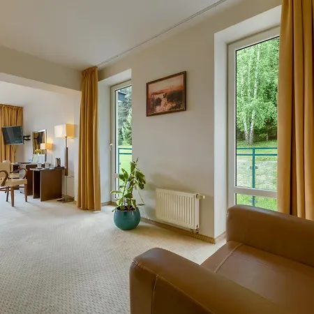 Hotel 4 Pory Roku & Krynica-Zdrój