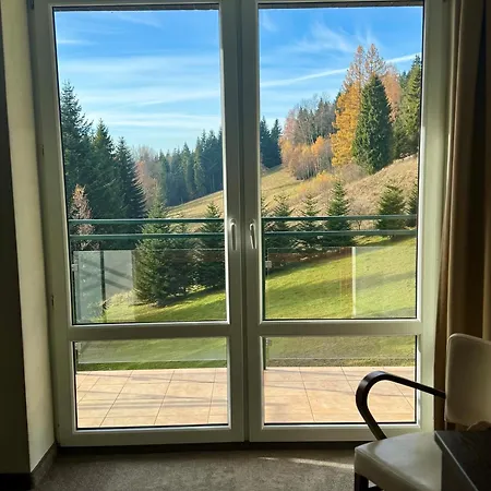 Отель 4 Pory Roku & Крыница-Здруй