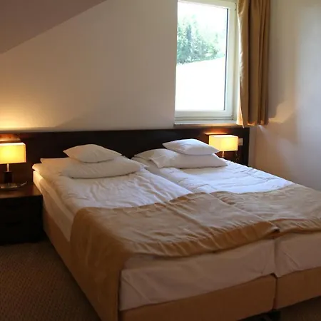 Hotel 4 Pory Roku &