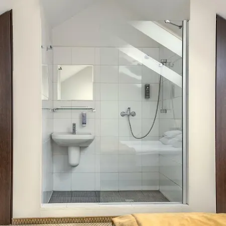 ホテル 4 Pory Roku & クリニツァ・ズドルイ