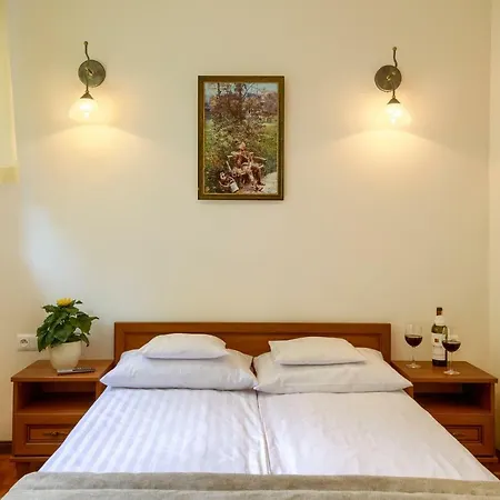 4 Pory Roku & Отель