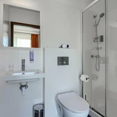 Отель 4 Pory Roku & 3*