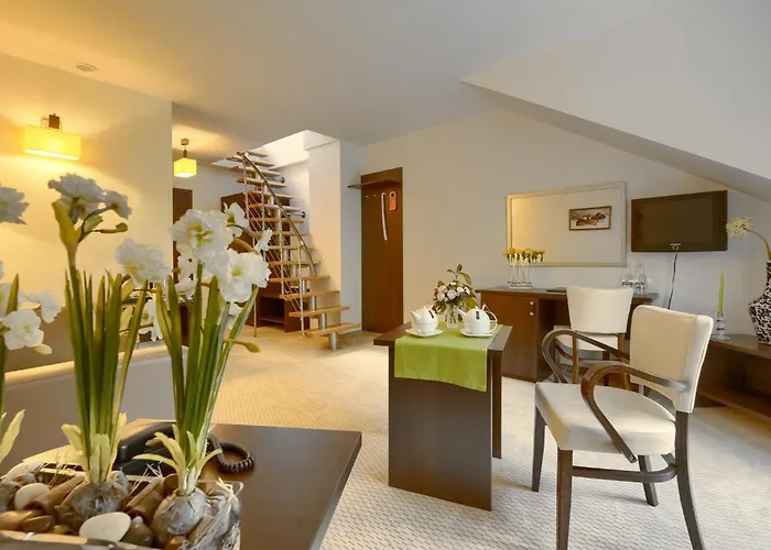 4 Pory Roku&spa Hotel 3*