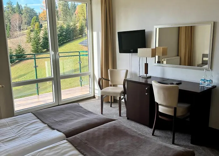 酒店 4 Pory Roku & 3*